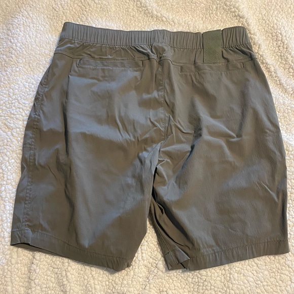 Eddie Bauer Adventure Women’s 10 Shorts - Picture 3 of 3